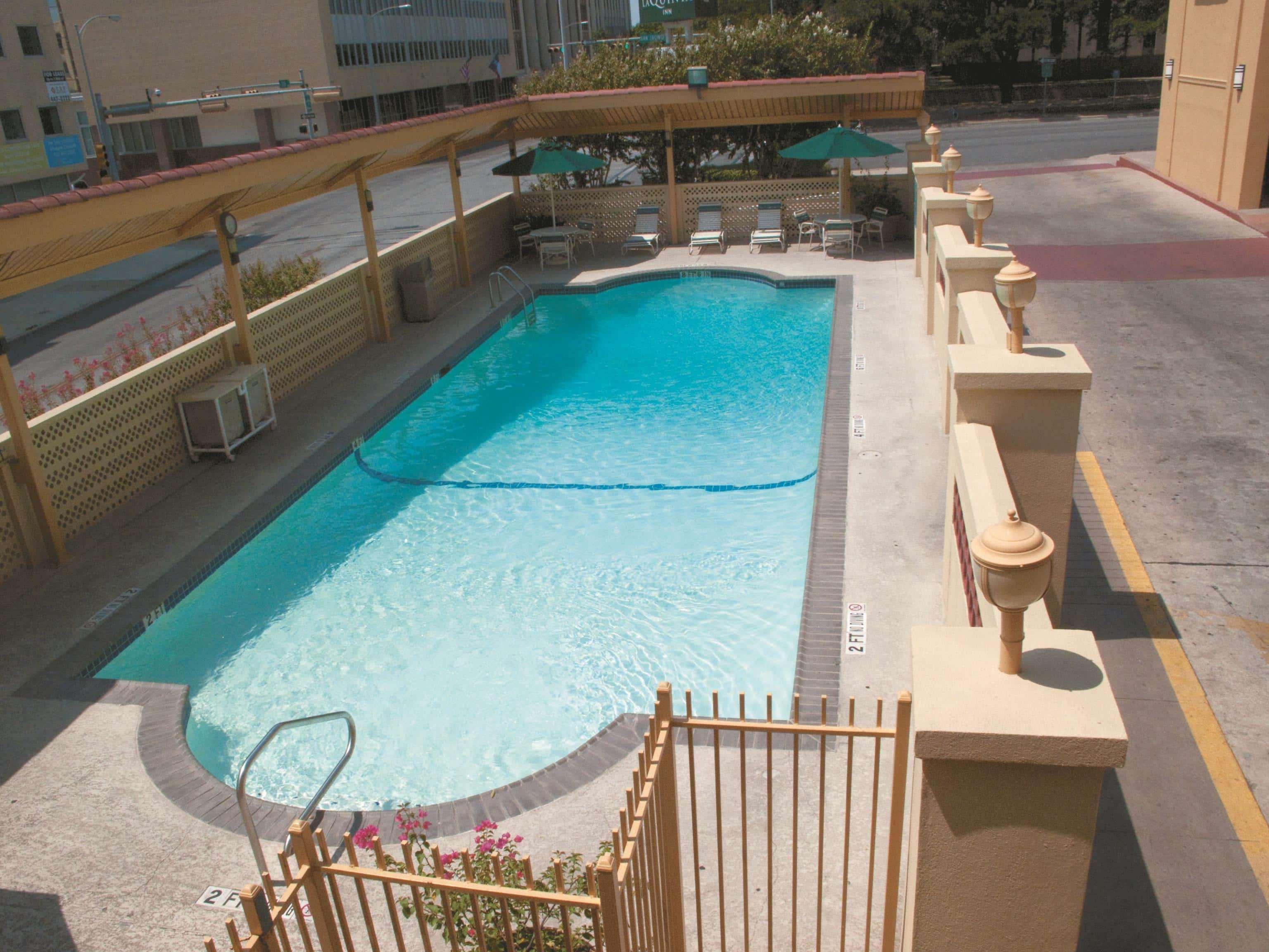 La Quinta Inn By Wyndham Austin Capitol / Downtown מראה חיצוני תמונה