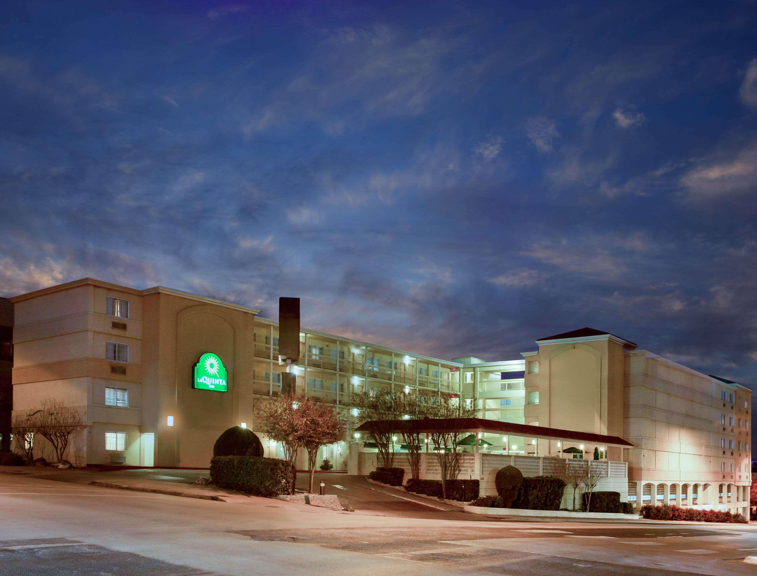 La Quinta Inn By Wyndham Austin Capitol / Downtown מראה חיצוני תמונה